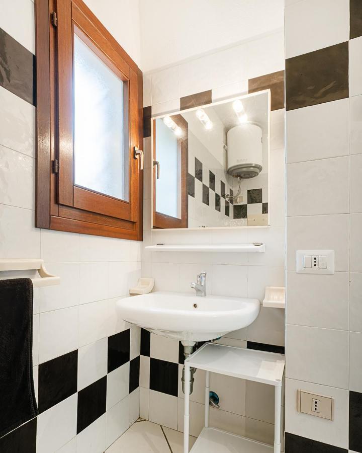 סאן תאודורו Ambra Holiday Rooms מראה חיצוני תמונה