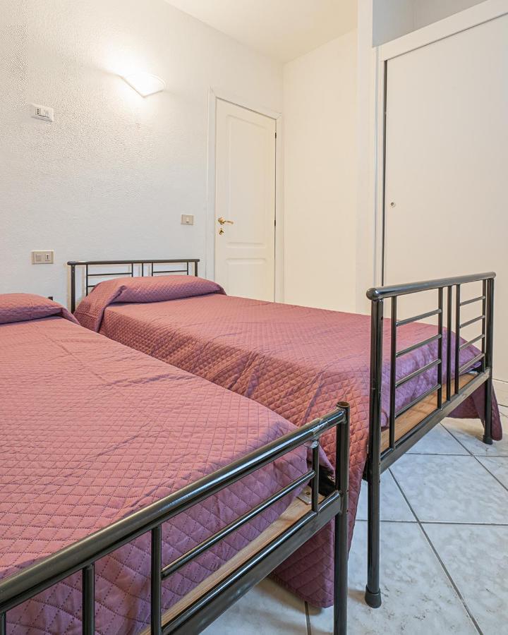 סאן תאודורו Ambra Holiday Rooms מראה חיצוני תמונה