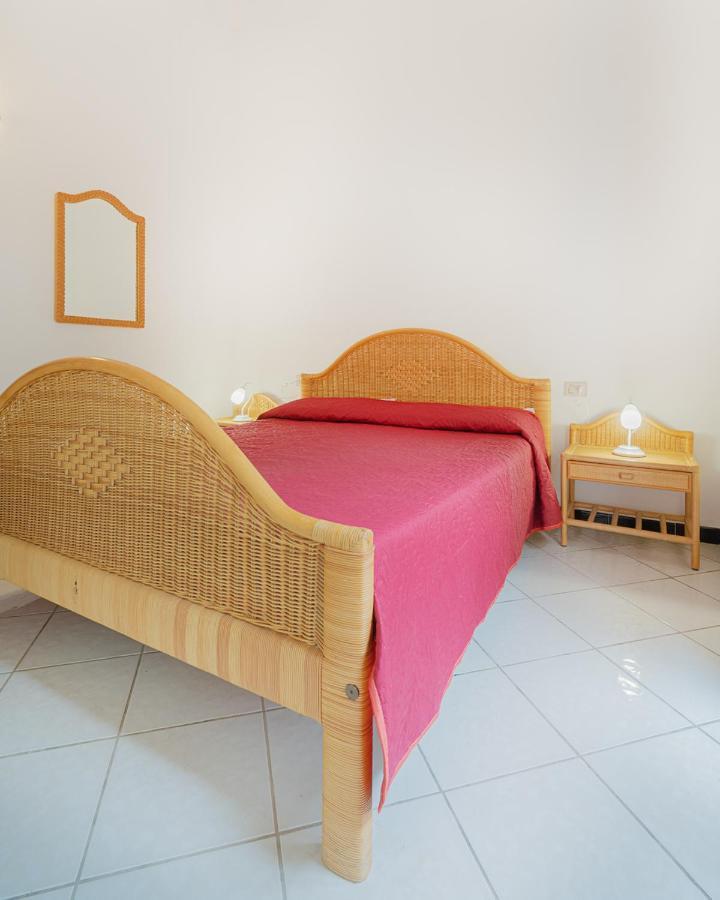 סאן תאודורו Ambra Holiday Rooms מראה חיצוני תמונה